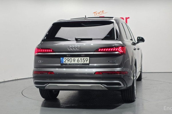 2021 Audi Q7 с пробегом 29 471 км