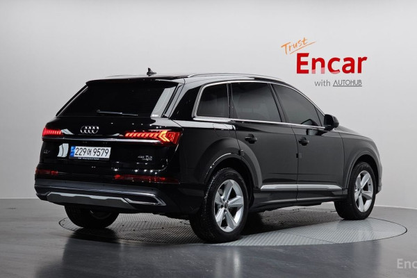 2022 Audi Q7 с пробегом 77 281 км