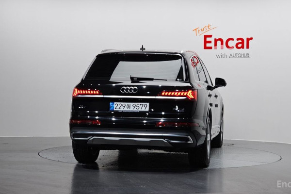 2022 Audi Q7 с пробегом 77 281 км