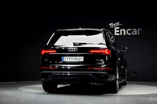 2022 Audi Q7 с пробегом 37 871 км