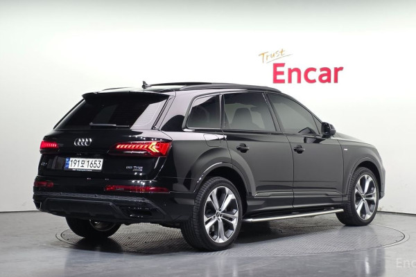 2023 Audi Q7 с пробегом 56 750 км