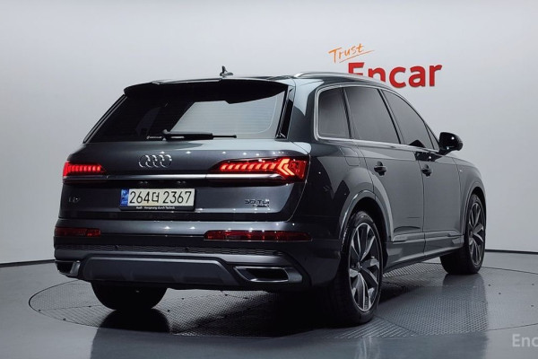 2021 Audi Q7 с пробегом 56 524 км