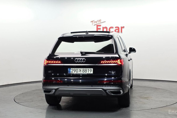 2021 Audi Q7 с пробегом 90 111 км