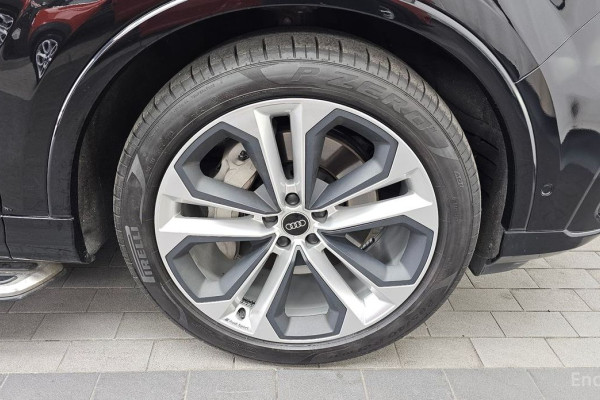 2023 Audi Q7 с пробегом 23 864 км