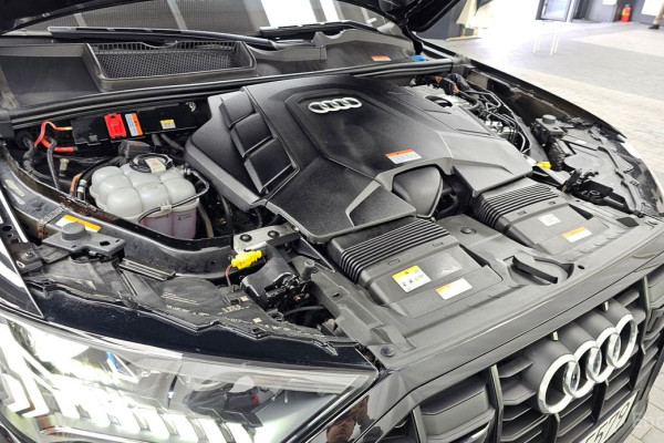 2023 Audi Q7 с пробегом 23 864 км