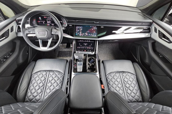 2023 Audi Q7 с пробегом 23 864 км
