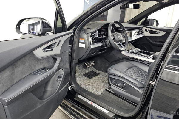 2023 Audi Q7 с пробегом 23 864 км