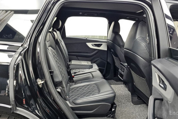 2023 Audi Q7 с пробегом 23 864 км