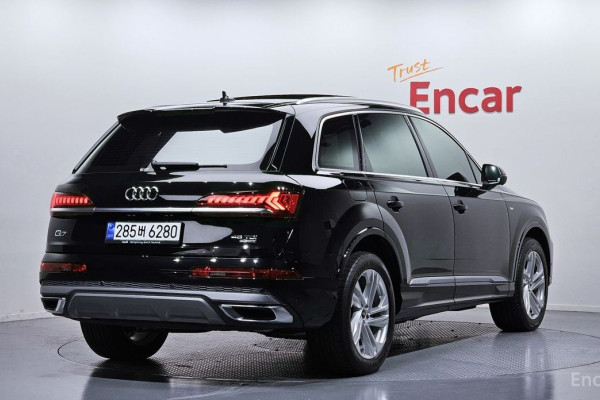 2022 Audi Q7 с пробегом 40 858 км