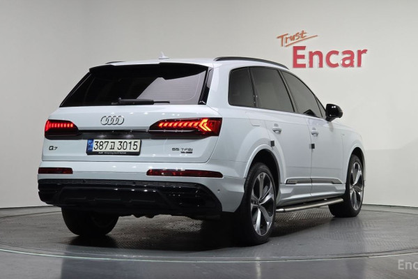 2022 Audi Q7 с пробегом 52 001 км