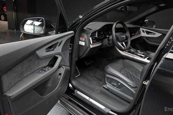 2023 Audi Q7 с пробегом 32 758 км