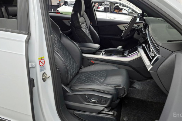 2022 Audi Q7 с пробегом 52 001 км