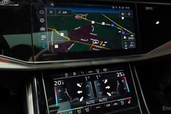 2023 Audi Q7 с пробегом 32 758 км