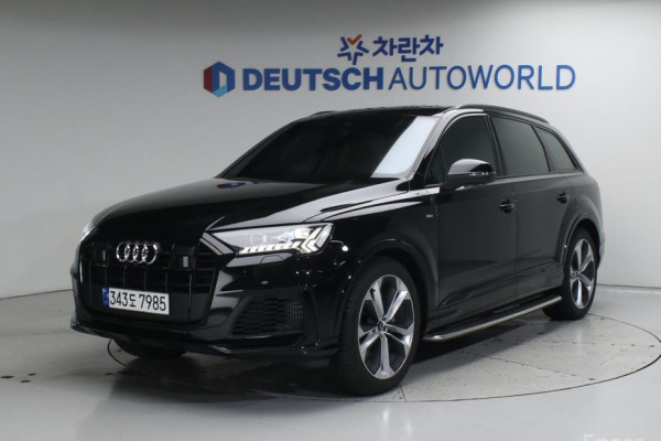2023 Audi Q7 с пробегом 25 957 км