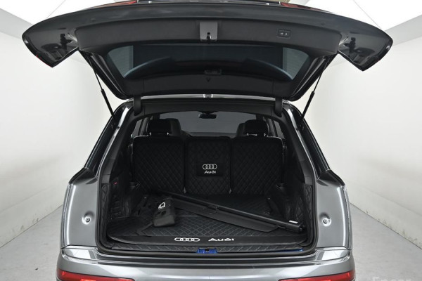2023 Audi Q7 с пробегом 38 749 км