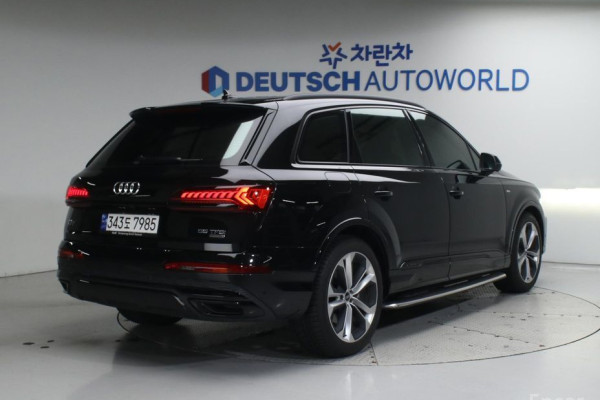 2023 Audi Q7 с пробегом 25 957 км