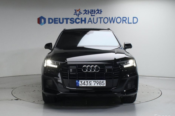 2023 Audi Q7 с пробегом 25 957 км