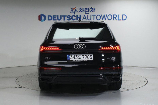 2023 Audi Q7 с пробегом 25 957 км