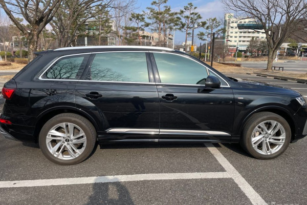 2022 Audi Q7 с пробегом 138 000 км
