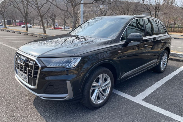 2022 Audi Q7 с пробегом 138 000 км