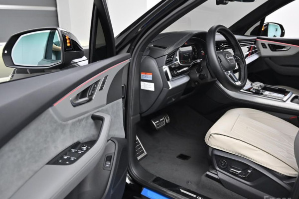 2023 Audi Q7 с пробегом 25 957 км