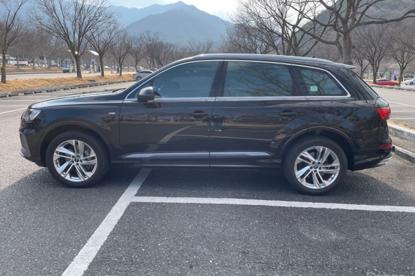 2022 Audi Q7 с пробегом 138 000 км