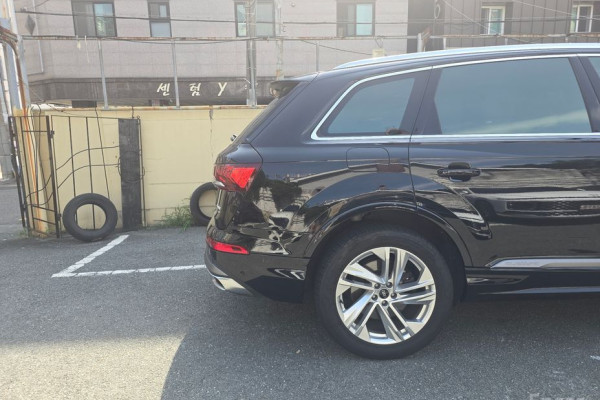 2022 Audi Q7 с пробегом 138 000 км