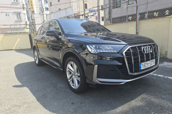 2022 Audi Q7 с пробегом 138 000 км