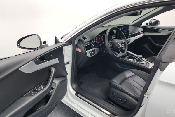 2023 Audi A5 с пробегом 40 277 км