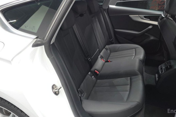 2022 Audi A5 с пробегом 33 566 км