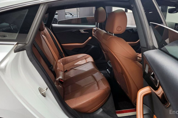 2021 Audi A5 с пробегом 77 876 км