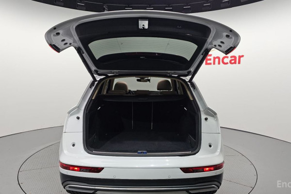 2023 Audi Q5 с пробегом 28 032 км