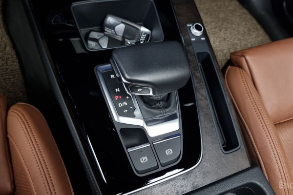 2023 Audi Q5 с пробегом 23 718 км