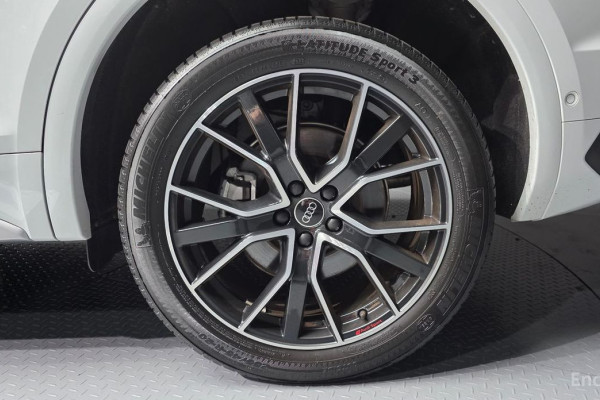 2023 Audi Q5 с пробегом 18 993 км