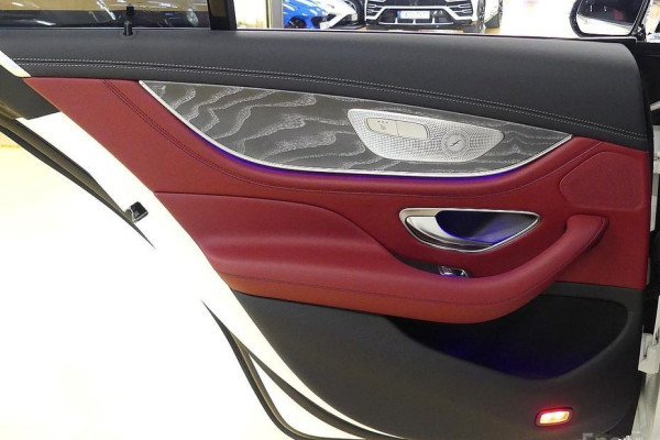 2023 Mercedes-Benz CLS с пробегом 12 000 км