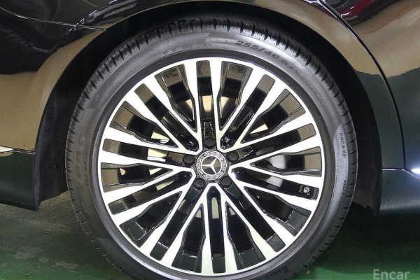 2023 Mercedes-Benz S-Класс с пробегом 93 100 км