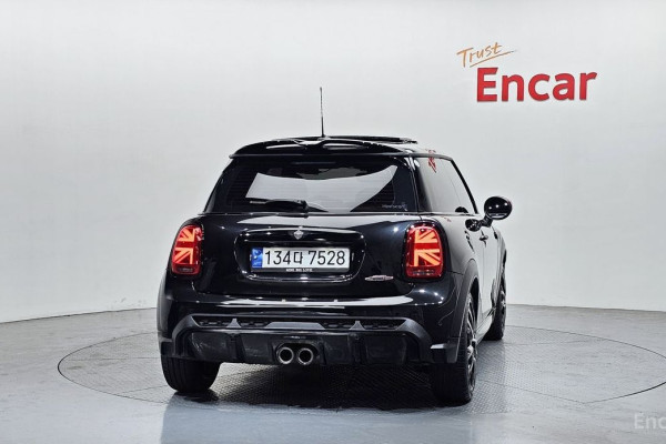 2023 Mini  с пробегом 15 564 км