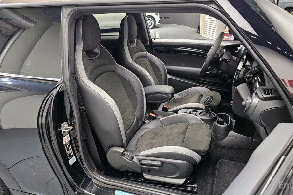 2023 Mini  с пробегом 15 564 км