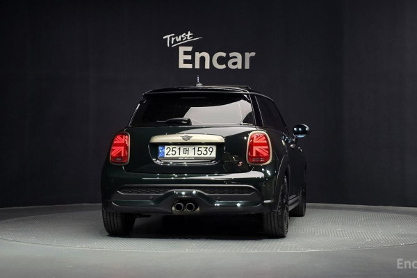 2022 Mini  с пробегом 37 967 км