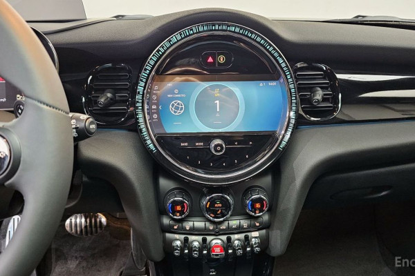 2023 Mini  с пробегом 15 564 км