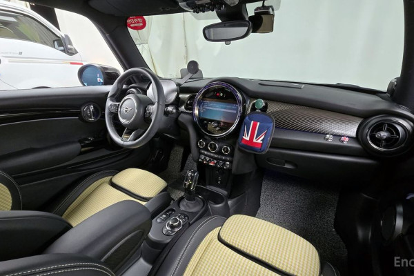 2022 Mini  с пробегом 37 967 км