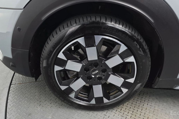 2022 Mini Countryman с пробегом 17 349 км