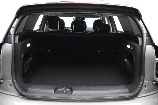 2023 Mini Clubman с пробегом 63 765 км