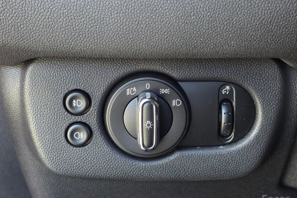 2022 Mini Clubman с пробегом 81 458 км