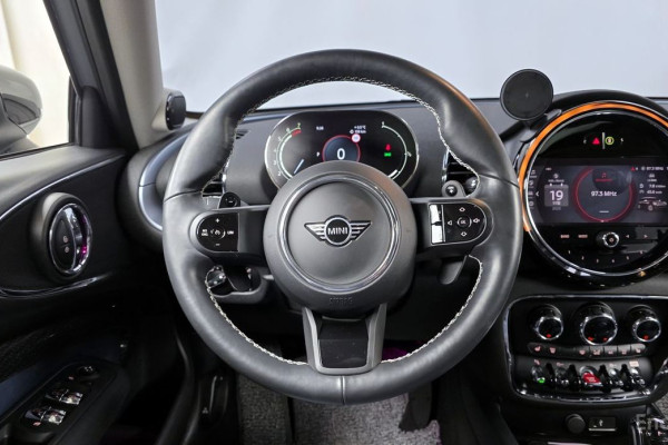 2023 Mini Clubman с пробегом 39 277 км