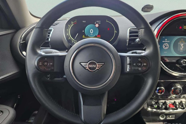 2022 Mini Clubman с пробегом 81 458 км