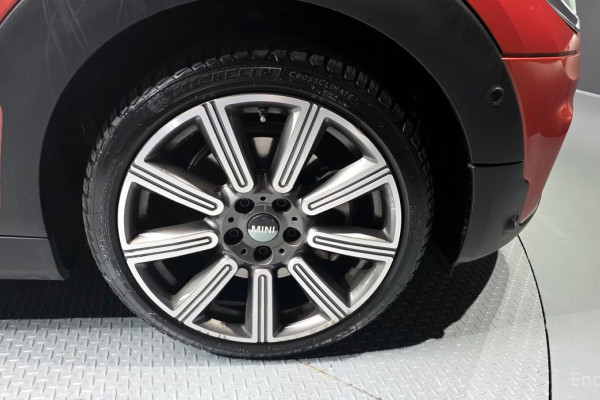 2023 Mini Clubman с пробегом 17 118 км