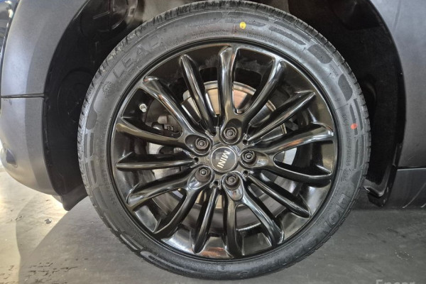 2023 Mini Clubman с пробегом 32 883 км