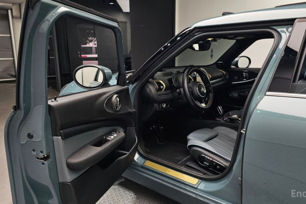 2022 Mini Clubman с пробегом 18 237 км