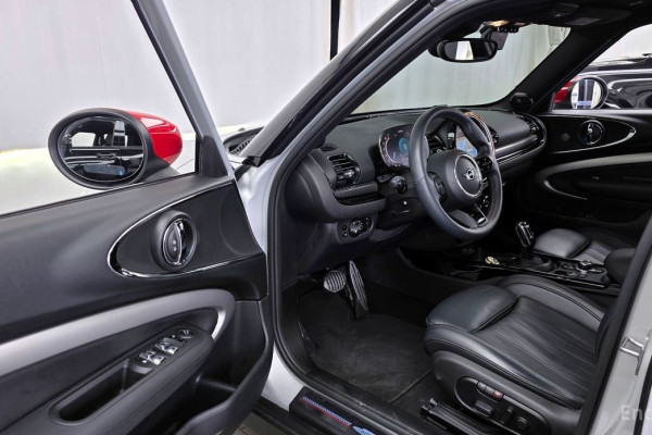 2023 Mini Clubman с пробегом 30 787 км